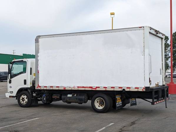 2018 Isuzu NPR HD 16FT - Photo 6