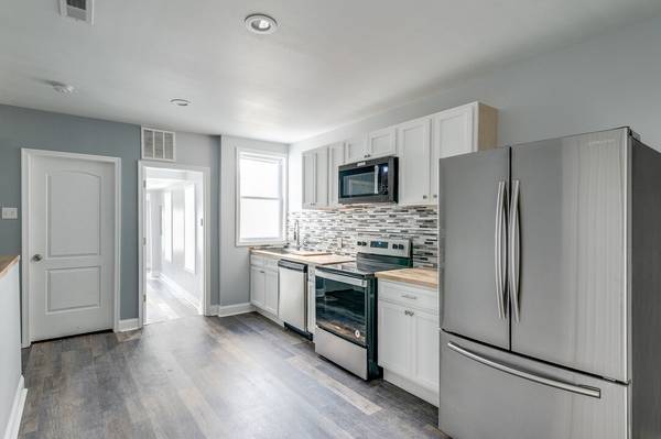 $1,575 / 2br - 1000ft2 - Upgraded 2 Bedroom near Hopkins63694891458947122