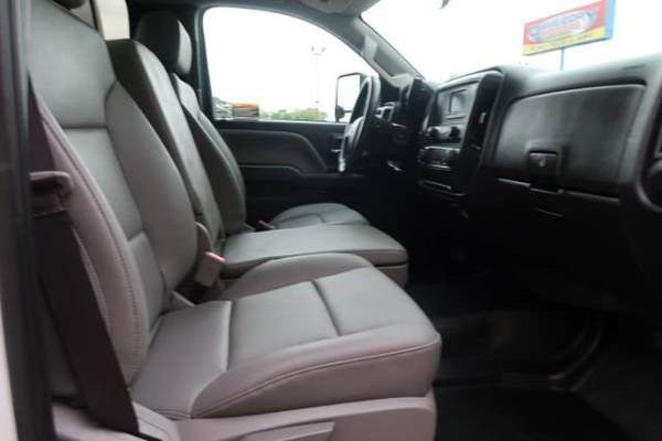 2022 Chevrolet Silverado 5500 - Photo 10