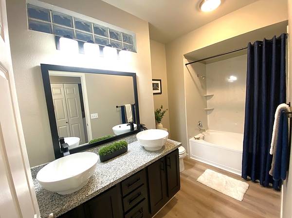 $2,350 / 1br - 945ft2 - Apartamento de una habitación con despacho o oficina en casa, Roseville, CA (área de Roseville Galleria)64043495613825120