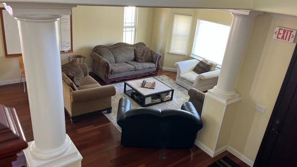$900 / 5br - SOBER LIVING ENVIRONMENT (santa rosa)63845956489091120