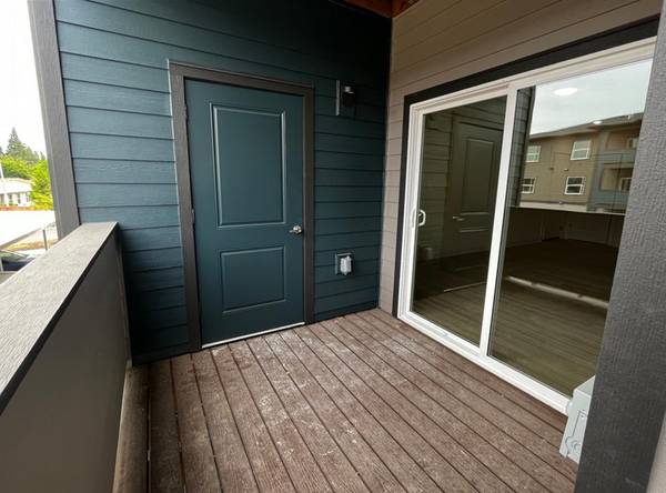 $1,395 / 1br - Extra Pantry Space - Breakfast Bar - New AC and Lighting Throughout (Salem)63660444146947124
