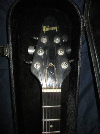 Gibson Flying V de 1984 con estuche - $2.100 (Derry, NH)63471249171969124
