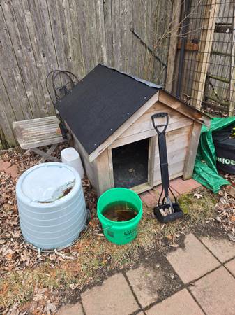 Cedar dog house 1