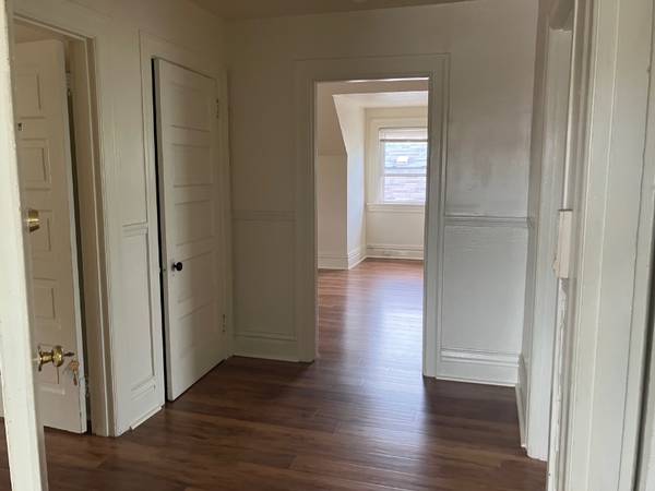 $1350.00 / 2br - 850ft2 - Squirrel Hill 2BR cerca de líneas de autobús a UPMC/Oakland/CMU! ¡Excelente ubicación!64013204957443121