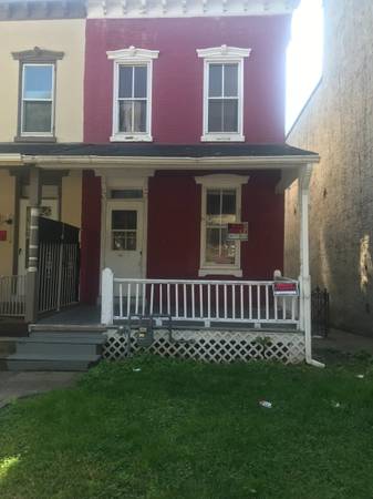 $130,000 / 2br - 1900ft2 - 428 wood ward st (reding)64199864539010122