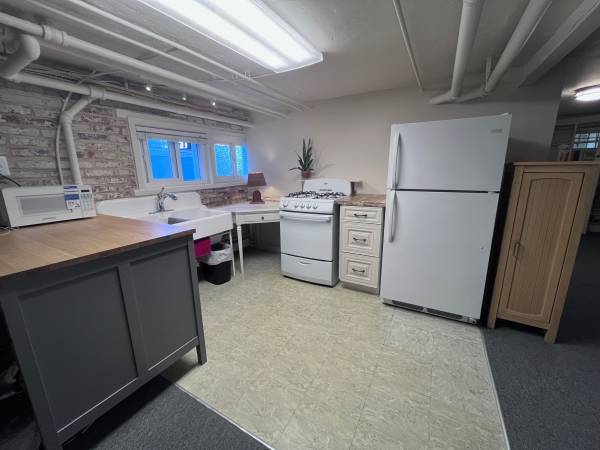 $900 / 2br - Full basement. (washington, DC)64040194507649120