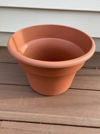 Plastic Terracotta Flower Pot 1