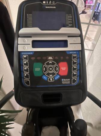 Elliptical Machine Nautilus E616 1