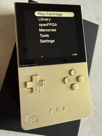 Analogue Pocket Gold （アナログポケット　ゴールド）限定版 Analogue Pocket Gold （アナログポケット ゴールド）限定版