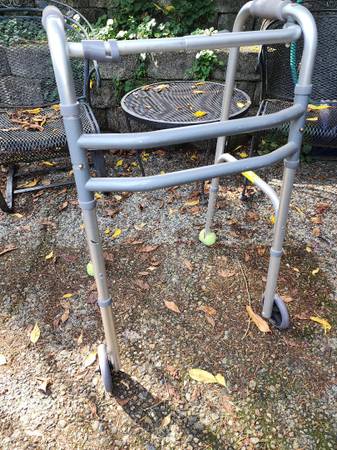 walker - $20 (kirkland)63470981560577120
