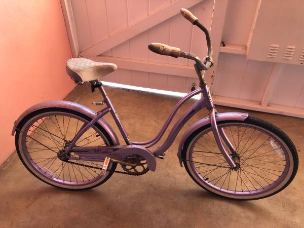 SCHWINN beach cruiser 1