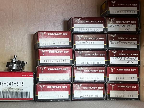 NOS brand new ignition points, fitment listed 1