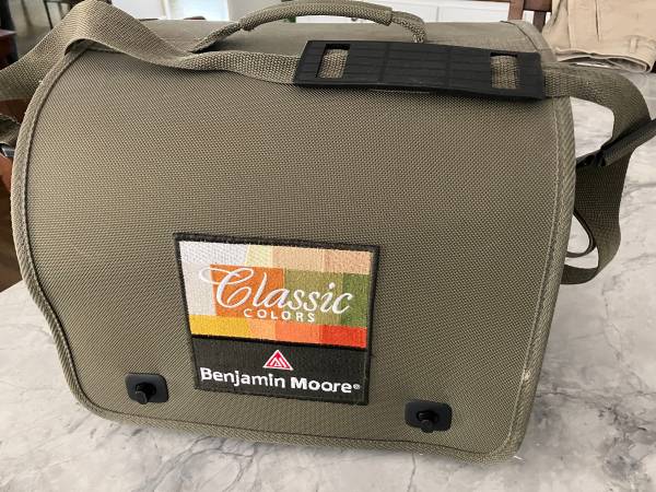 Benjamin Moore / CLASSIC Paint Chip SAMPLES/LARGE Shoulder Bag 1