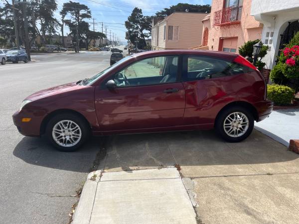 Ford Focus ZX3 del 2006 funciona muy bien - $1,400 (Potrero Hill)63470897095043121