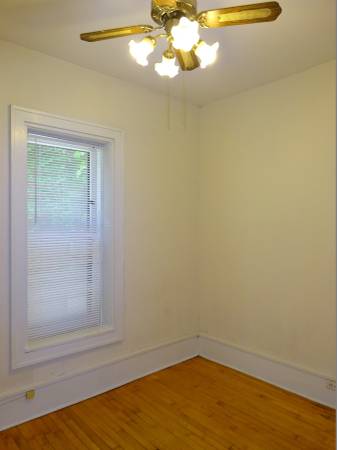 $850 / 1br - 440ft2 - 22 Oak Grove, HW Corner 1BR in Loring, Walk Downtown, Pets OK! (Loring Park, Downtown Minneapolis)63868701197699123