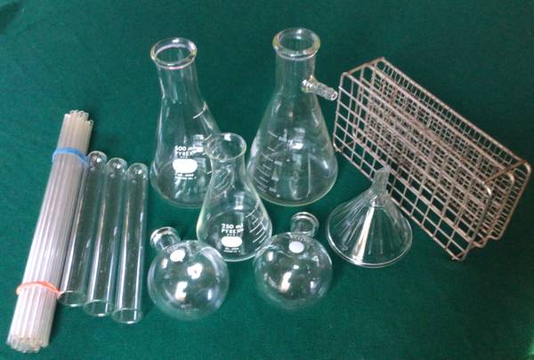 Chemistry glassware:  NEW Pyrex flasks and more 1