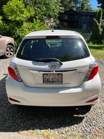 2012 Toyota Yaris 3 puertas hatchback manual - $7,200 (Kenmore)63617399069699124