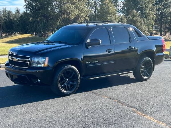 2012 CHEVROLET AVALANCHE 4WD LT....LOW MILE..... DIAMOND 1