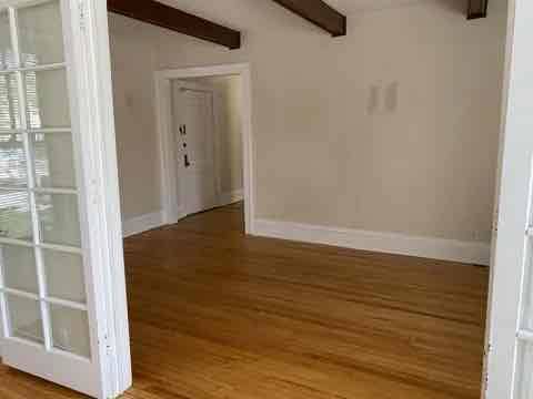 $1495.00 / 2br - 1000ft2 - Spacious 2-Bedroom With Balcony, Deck, and More. Pets Allowed!64003959979009122
