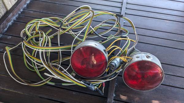 Vintage Portable Clamp-on Trailer Brake Lights 1