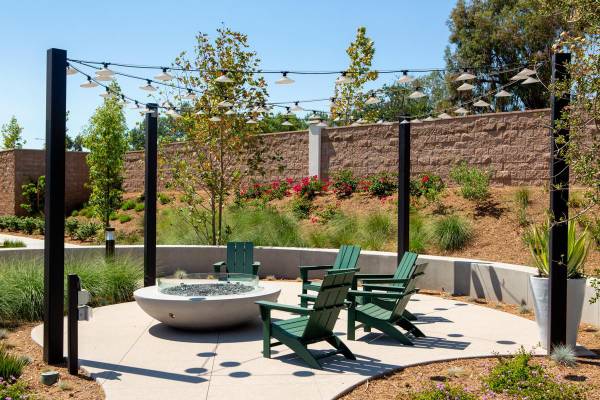 $2,930 / 1br - 977ft2 - Designer Tile in Kitchens, Eco-Friendly Features, Hanging Daybeds (Murrieta)64028082873345122