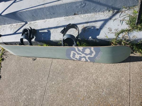 Liquid range snowboard 156 in Excellent Condition 1