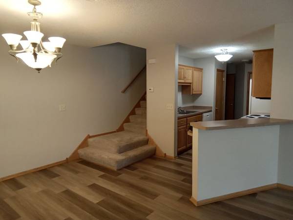 $1,950 / 3br - 1400ft2 - Beautifully Maintained 3 Bedroom, 3 Bath Town Home, Great Location (Ramsey)63868816083843121