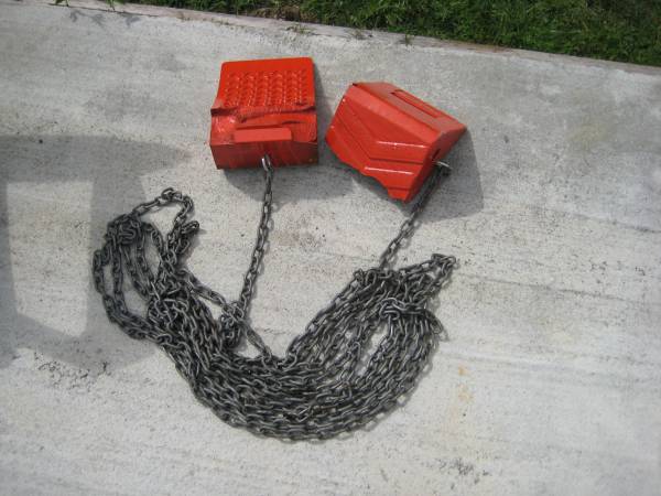 (103)  U-Line Chocks w 20 ft  WELEDED chain - $100 1