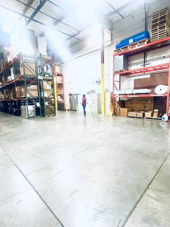 $625 / 500ft2 - Southside Warehouse Along I-5, Flex Sizes from 500 to 80k SqFt (#1895)64038882305410124