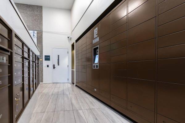 $2,882 / 731ft2 - Full Demonstration Kitchen, Whole Foods, Rooftop Dog Run (Capitol Hill, Seattle)63850755012865122