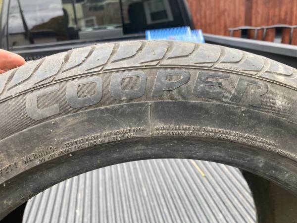 ZEON 2XS 275/40R17 neumático para coche Cooper - $20 (Brighton)63471381866243121