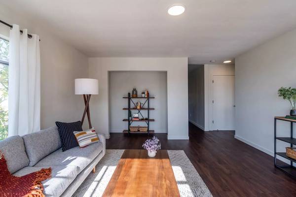 $2,292 / 1br - 704ft2 - Your new home awaits! 1 bed, 1 bath in a stellar location. (Oakland)64011484730371120