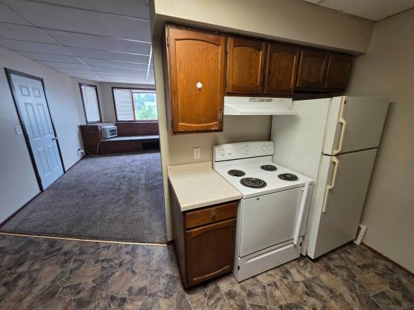 $750 / 2br - $750|2Bd 1 Ba| 117 N Church St Unit 2| Available Now! (Alma Center)63845959018115124