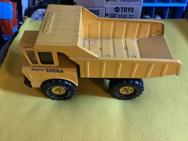 Vintage 1970’s Mighty Tonka Dump Truck 1