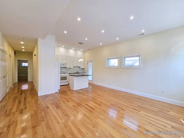 $4,100 / 3br - ♦HERMOSA AMPLIA CONSTRUCCIÓN NUEVA DE 3 HABITACIONES/3 BAÑOS CERCA DE PORTER SQ! ESTACIONAMIENTO INCLUIDO! (Cambridge - Porter Sq)63828556898307124