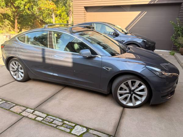 Tesla Model 3 2018 Long Range 1