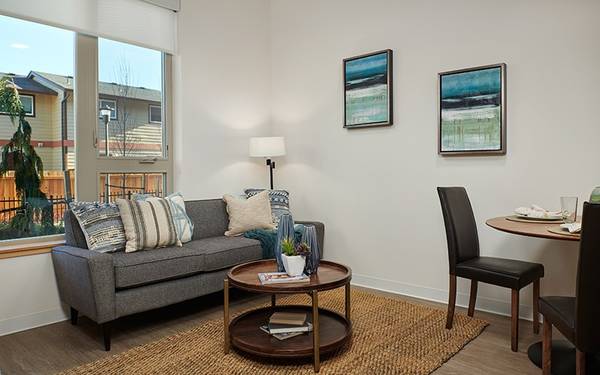 $978 / 1br - 488ft2 - Cable TV Access, Ceiling Fans, Elevator (9777 NE Glisan St, Portland, OR)63999314978819122