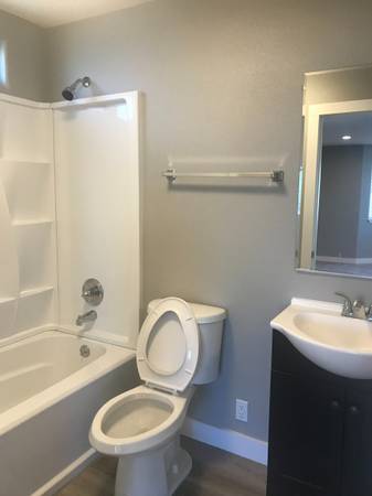 $1,500 / 1br - Newer huge private suite, convenient and safe. w/ VIEW! (daly city)63868037049217123