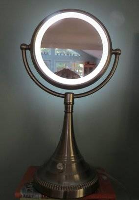 Like new 18"H Double-Sided Lighted 1x/10x magnification Makeup Mirror 1