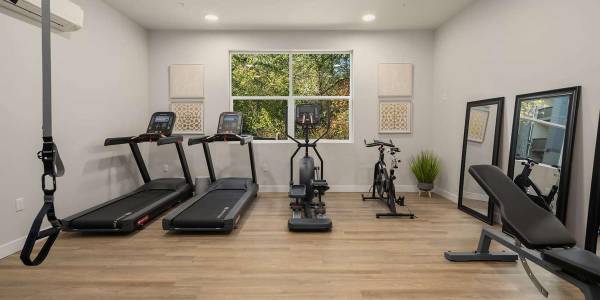 $1,999 / 2br - 925ft2 - Community Kitchen, Walking & Exercise Trails, Dishwasher (South Hill)63934419477507122