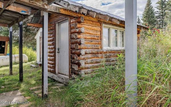 Log bunk house 1