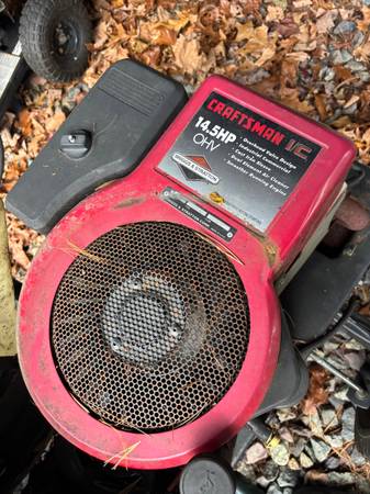 Briggs & Stratton 14.5 HP vertical shaft engine 1