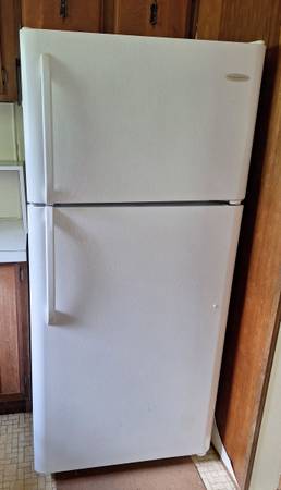Fridgidare Refrigerator 1