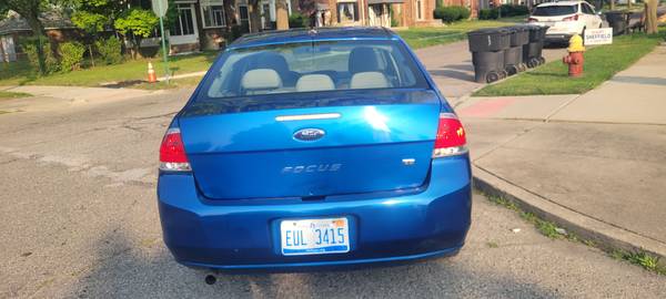 Excelente y confiable sedán FOCUS SE 2010, funciona y conduce genial. Ahorrador de gasolina. - $2,000 (Metro Detroit)63622092538753124