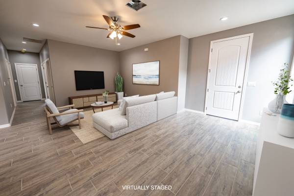 $309,900 / 3br - 1363ft2 - Love to Golf?! Come enjoy no HOA dues, low taxes, minutes to golf (Kingman)64217147125122122