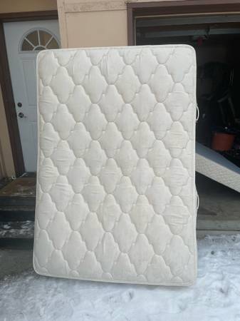 Full size bed, box spring & bed frame 1