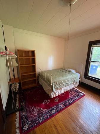 $850 / 4br - 2600ft2 - LOVELY FARM HOUSE SHARE! (ASHEVILLE)64029206095874122