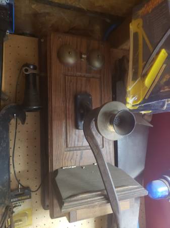Antique phone 1