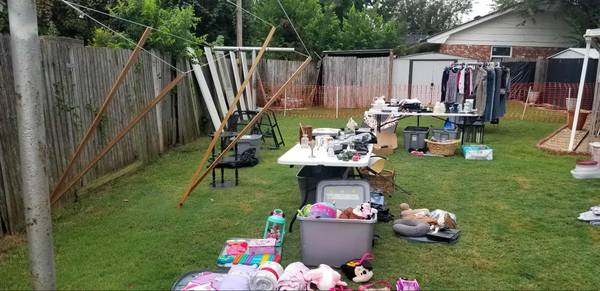 Massive yard sale (Del City)63670625733379123